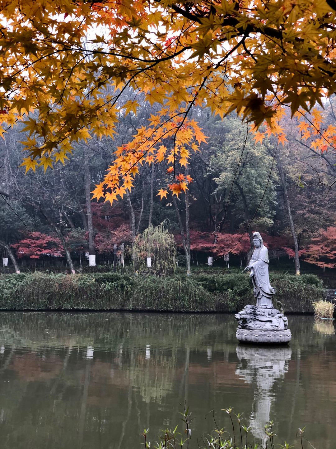 南京：栖霞山下.jpg